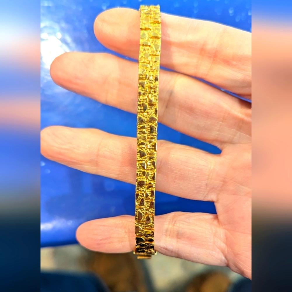 Gold bracelet 8 inches approximately